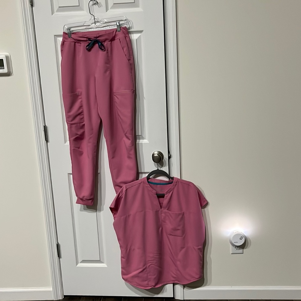 2 piece fabletics scrub set. Switched to different color at work.